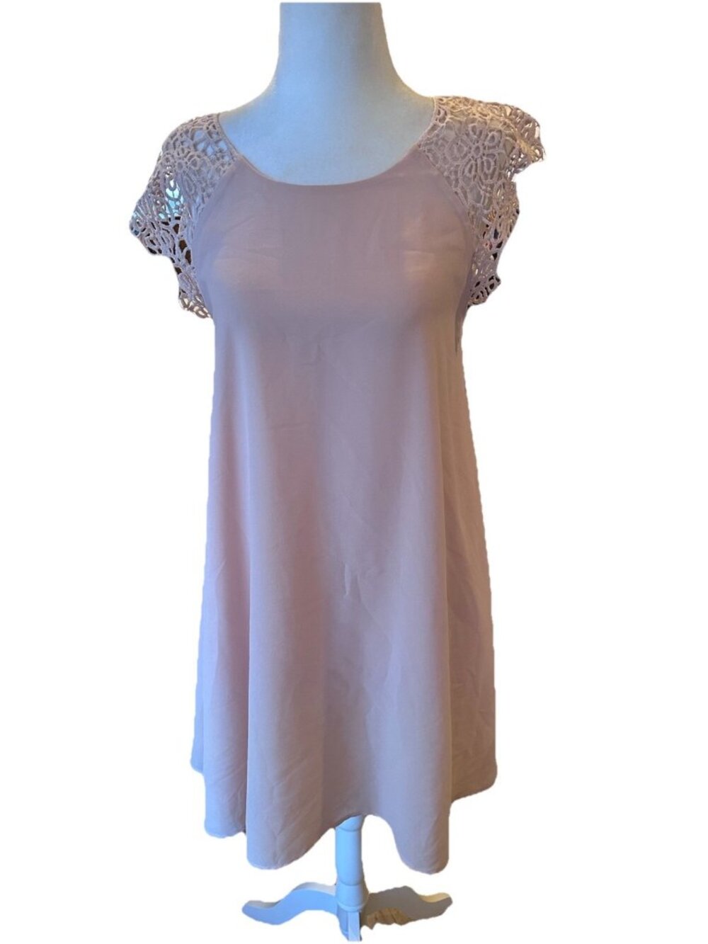 Dainty Hooligan Blush Pink Lace Cap Sleeves  Tunic Chiffon Size Small